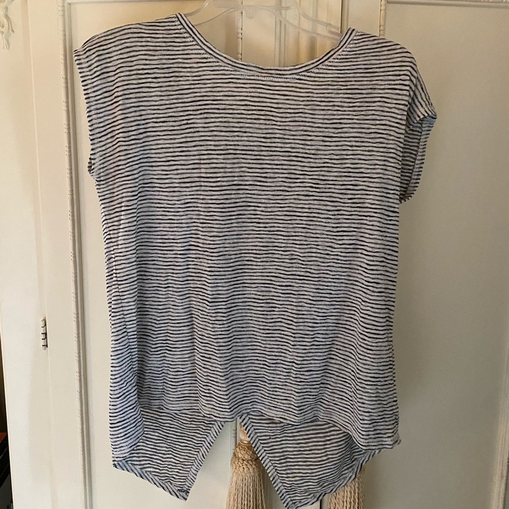 Athleta Open Back Grey Shortsleeve - M